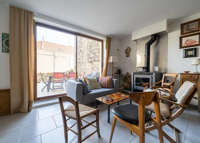 Le Refuge Du Marquis : Agreable T3 Avec Terrasse